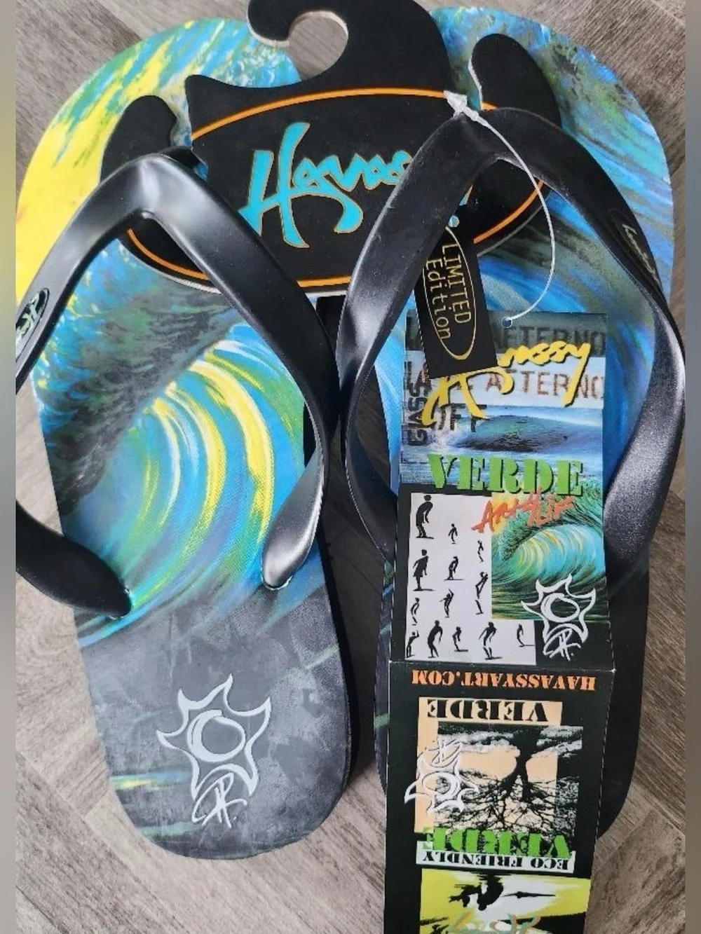 limited edition Havassy Verde WearableArt flip-flops featuring olive green strap